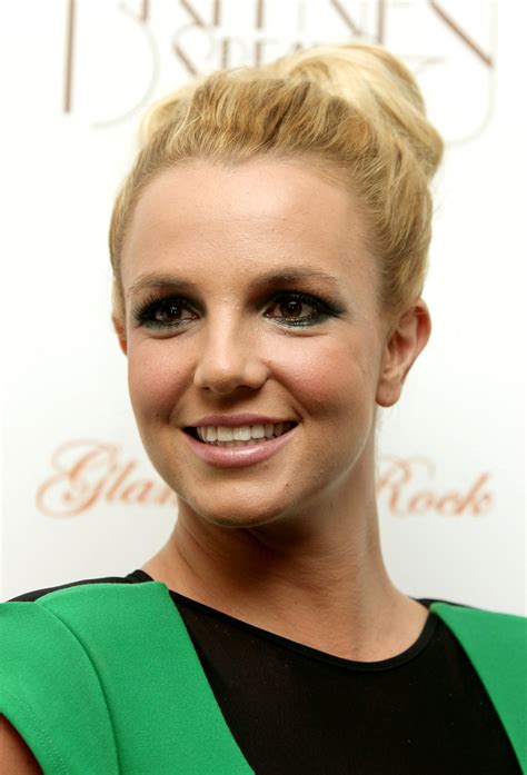 Britney spears • 193 млн просмотров. фотография Бритни Спирс