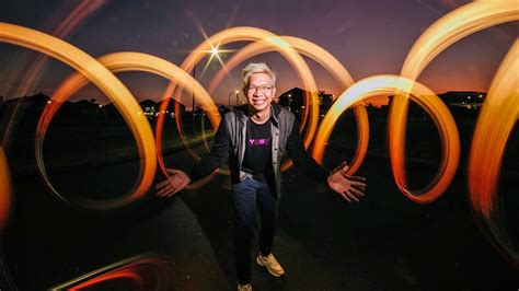 Hasil intervensi menunjukkan teknik finger painting dapat meningkatkan kemampuan motorik halus anak down syndrome dari indikator, estimasi kecenderungan arah setiap tahap cenderung membaik, peningkatan mean level dari baseline (a1) ke baseline (a2), persentase overlap data tahap ke tahap. BELAJAR MELUKIS DENGAN CAHAYA!!! LIGHT PAINTING ...