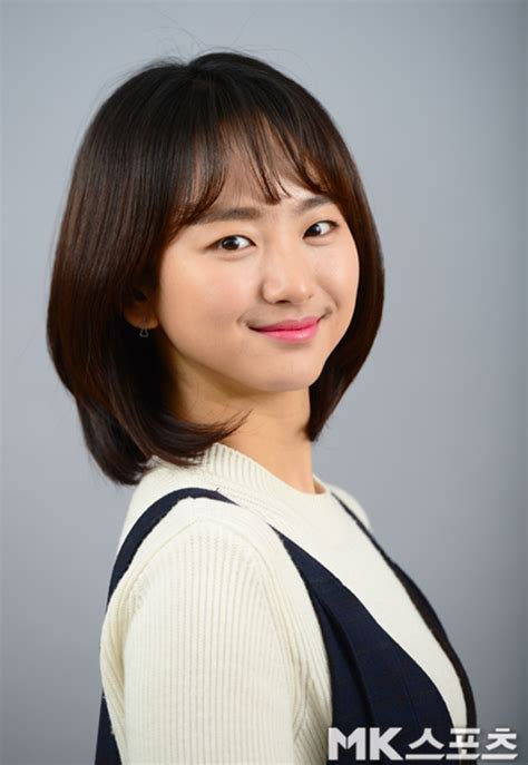무빙 티저 원진아(jin a won)x로운(ro woon) 한 편의 영화 같은 두 사람 〈선배, 그 립스틱 바르지 마요〉 coming soon✨. MK★인터뷰 원진아가 말하는 #꿈 #수애 닮은꼴 #그사이 - 매일경제