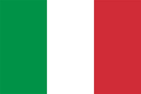 Until the end of ww ii, the italian flag always had the savoy coat of arms in the centre (without the crown: Flag of Italy