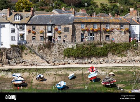 The Ship Inn Overlooking The Harbour At Mousehole Cornwall England U