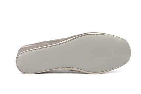 This daniel green bedroom slipper is beautiful, elegant, and extremely comfortable. Daniel Green Glamour Slipper - Women's Bedroom Slipper