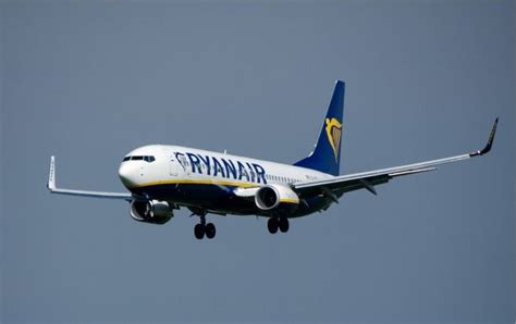 Дивіться відеоогляд матчу на футбол 24. Ryanair запустить рейси між Італією та Україною ...