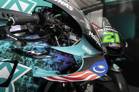 Motogp Malaisie Sepang Petronas Affiche Ses Fans Sur Ses Yamaha