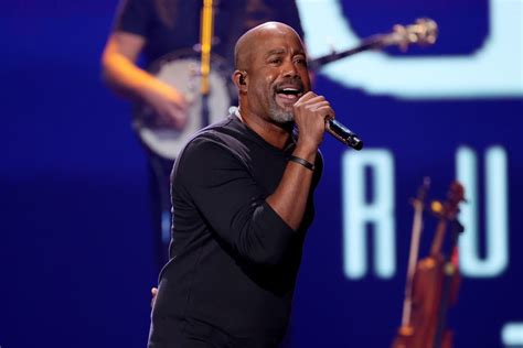 Darius Rucker Rocks The IHeartRadio Music Festival With Wagon Wheel Country Now