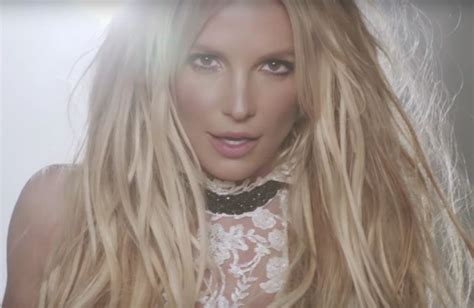 Britney Spears Lança Clipe Sensual De Make Me Notícias Música Br