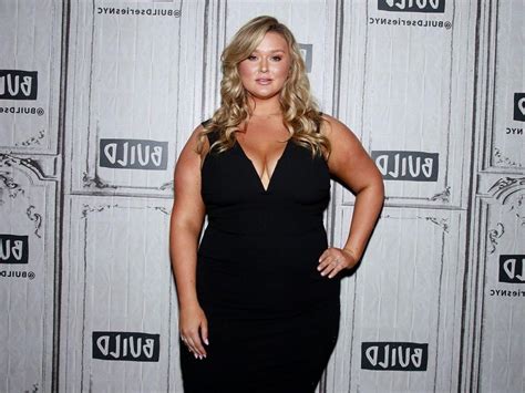 hunter mcgrady has powerful message for plus size pregnant folks
