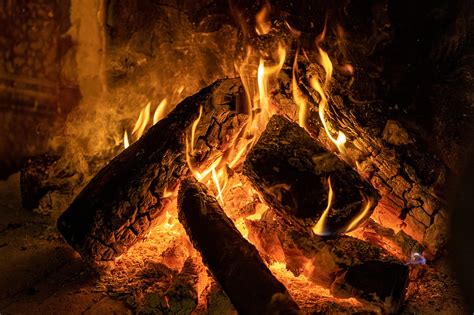 Flames Woods Logs Bonfire Campfire Fire Nature Hd Wallpaper Peakpx