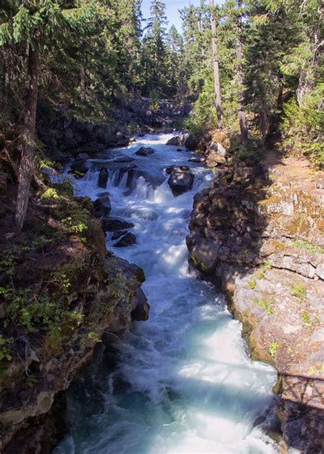 Rogue River Siskiyou National Forest Natural Bridge Interpretive