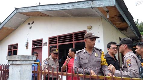 Geledah Rumah Pelaku Bom Medan Polisi Tangkap 4 Orang Foto