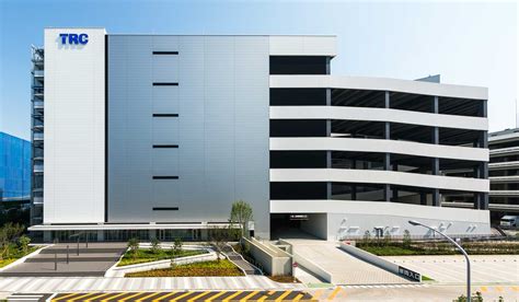 東京流通センター 物流ビルB棟 ‹ 大田区 - NISC PANEL - 外壁材・内装材・屋根材 - 金属断熱サンドイッチパネル