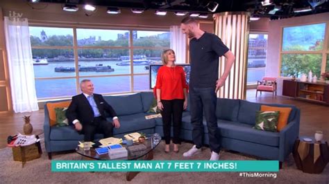Britain S Tallest Man Appears On This Morning But Viewers Are More Interested In Size Of His