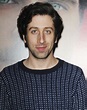 Simon Helberg 2018: Haircut, Beard, Eyes, Weight, Measurements, Tattoos ...