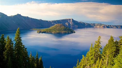 Visit Crater Lake 2023 Travel Guide For Crater Lake Oregon Expedia