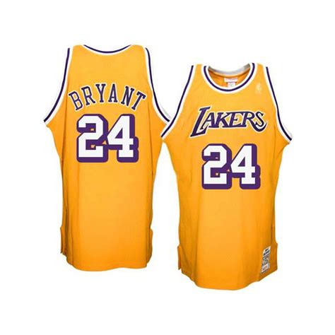 Mach dich bereist für das rampenlicht und deinen großen auftritt mit den offiziellen trikots und der ausrüstung der los angeles lakers von nike.com. Kobe Bryant Los Angeles Lakers und 24 Laubholz-Klassiker ...