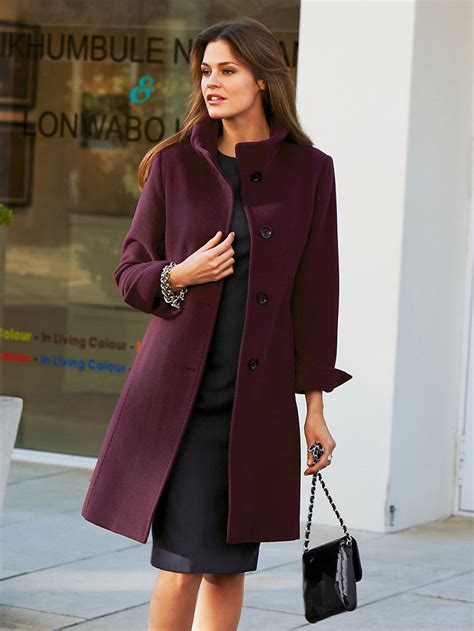 Top 10 Ways To Wear Burgundy Color In Winter - Top Inspired