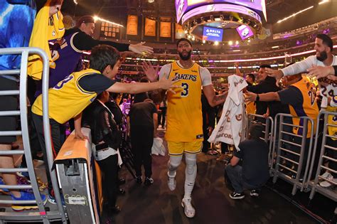 Los Angeles Lakers Have The Best Fans In The Nba