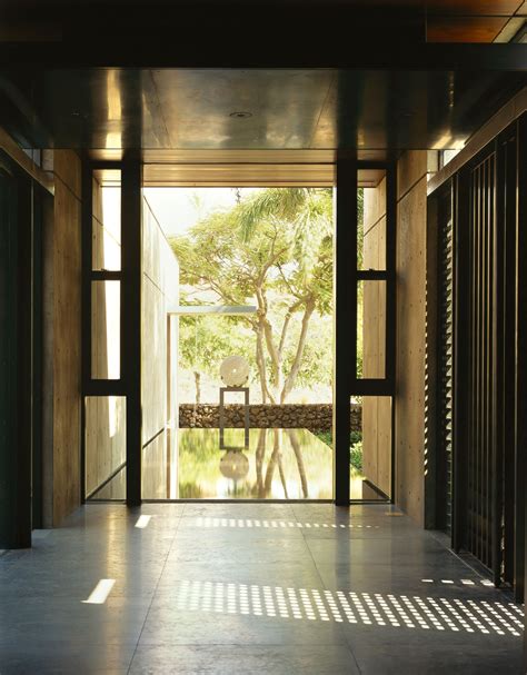 Entry gate in ubud, bali. Beautiful Balinese Style House In Hawaii