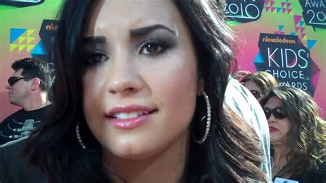 Demi Lovato At The 2010 Nickelodeon Kids Choice Awards Youtube