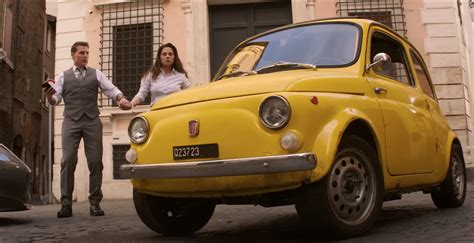 Vidéo Tom Cruise Se Met Au Rétrofit Avec Une Fiat 500 Dans Le Nouveau