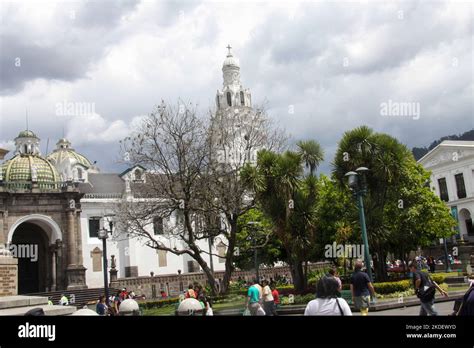 Plaza Grande Quito Ecuador Stock Photo Alamy