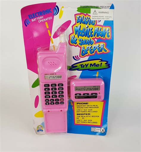 Clueless Cher Horowitz Pink Toy Battery Operated Flip Cell Mobile