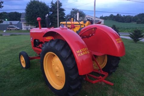 Photo Gallery Massive Antique Tractor Collection 30 Years In The Making Onallcylinders