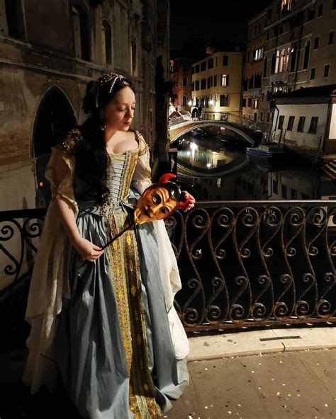 Italian Renaissance Courtesan Dress Dressartmystery Italian