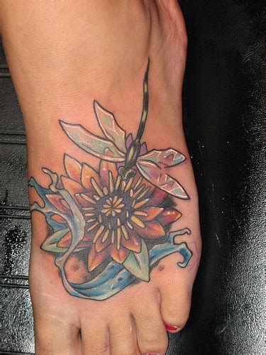 Lotus and Wasserjungfer Tattoo am Fuß Tattooimages biz