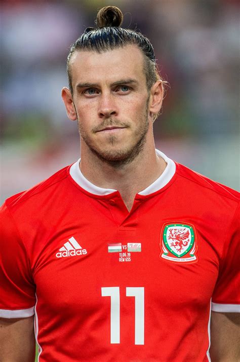 Gareth bale has praised wales caretaker coach robert page for keeping the team. Gareth Bale | Steckbrief, Bilder und News | WEB.DE