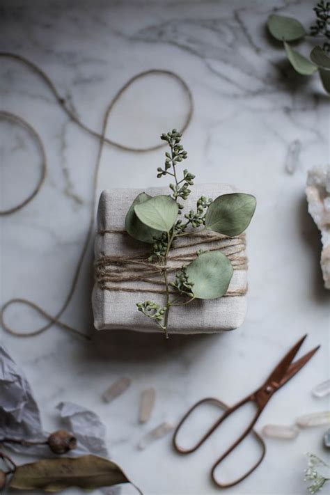 These are the most hyped products on tiktok, including seasum leggings, chocolate bombs and more. 8 beautiful rustic gift wrapping ideas | my scandinavian ...