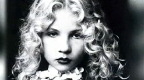Irina Ionesco Condamnée Pour Les Photos érotiques De Sa Fille Enfant