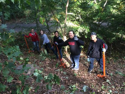 Beautify Fort Tryon Park With New York Cares Fort Tryon Park Trust