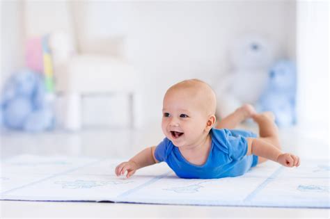 Tummy Time Saiba Como Auxiliar O Desenvolvimento Do Seu Bebê By Dr