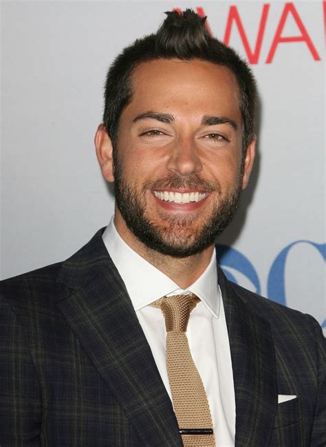 Zachary Levi Picture 89 2012 Peoples Choice Awards Arrivals