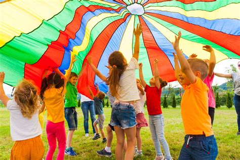 7 Fun Parachute Games For All Ages Toddlers To Seniors Performance