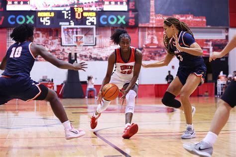 Unlv Womens Basketball Team Rolls Past Pepperdine In Season Opener