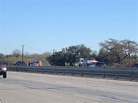 Update I 35 Reopens After Police Shut Down Northbound Lanes For Fatal