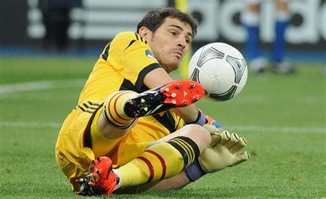 Fc porto star 'not aware' he was having a heart attack as details emerge of shock health scare. Iker Casillas: "Dopo cinque anni finalmente torno al Real ...
