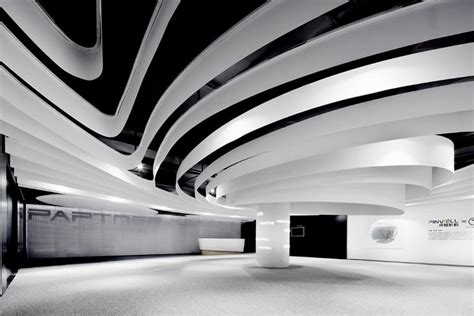 Detail Ceiling Design Futuristic Interior Showroom Design