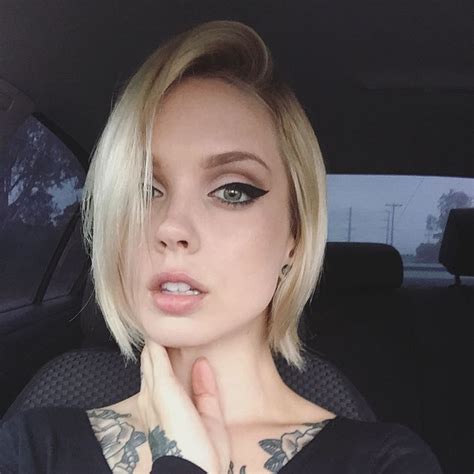 Sara X Mills Beauty Tattoos Tattoos For Women Tattoo Model
