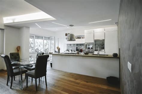 ทั้งนี้ วัคซีนที่ผลิตโดย โมเดอร์นา (moderna) บริษัทเทคโนโลยีชีวภาพและ. Una Ristrutturazione Moderna per una Famiglia Giovane a ...