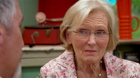 no one can get over how different the first series of great british bake off was