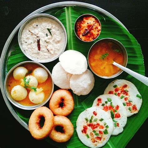 Mouth Watering And Delicious South Indian Breakfast Thali In 2020