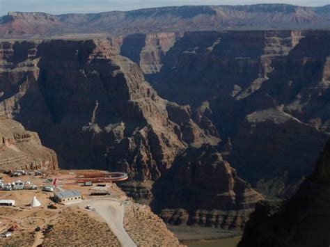A 33 Year Old Man Fell 4000 Feet To His Death From Grand Canyon Wests