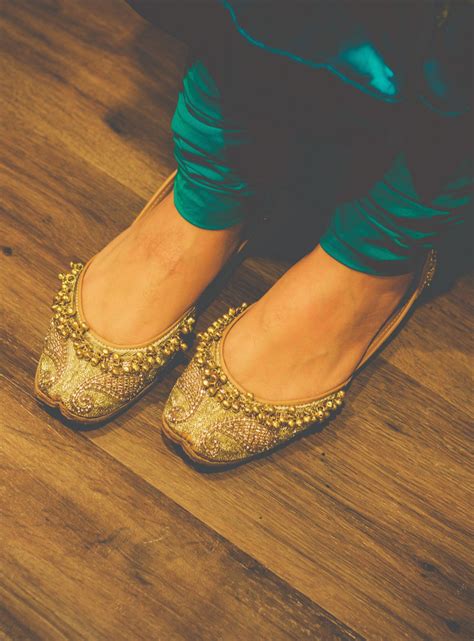 Juti Golden Zari Bridal Shoes Indian Wedding Indian Bride Footwear