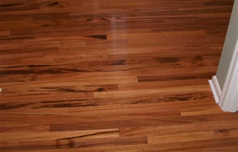 Interior Vinyl Flooring That Looks Like Wood Planks With Brown Color