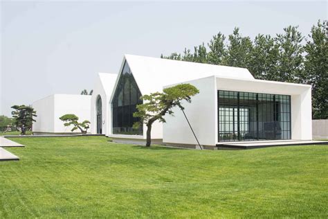Architettura minimalista: l'edificio si spoglia per dare risalto al ...
