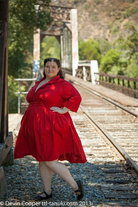 Fat Girl Fashion An Eshakti Review Meg Elison