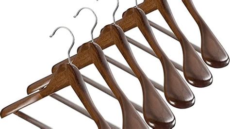 Choosing the right hanger can be a dramatic upgrade for both your clothes and your closet. Top 10 Best Clothes Hangers to Buy Online 2020 | mybest